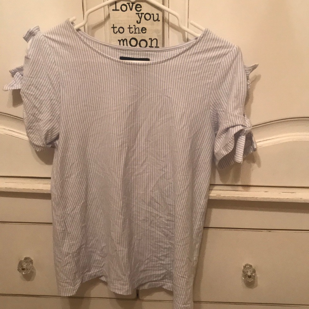 Tie sleeve top